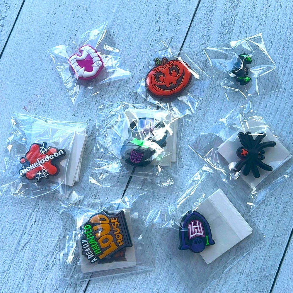 RARE COLLECTIBLE Set of 8 Nickelodeon Halloween Themed Jibbitz w/ Tattoos -Set 1
